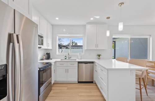 Deerfield Beach House | Minutes from the beach! Paradise Oasis full of entertainment! Pool Table!