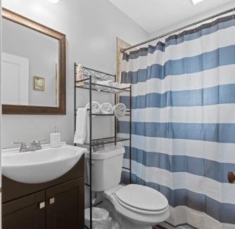 Chattanooga House | Minutes to Downtown Park & Zoo Trendy at Hoyt