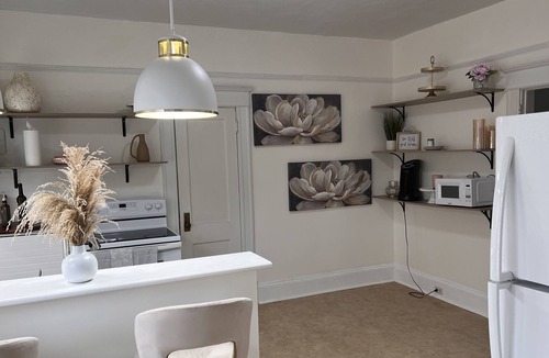 Riverside Apartment | Minutes to Everything! Charming Apartment In The Heart of Historic Riverside!!!