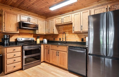 Allons Cabin | Mitchell Creek Marina Lodge 14