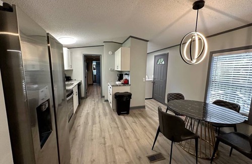 Gainesville Apartment | Modern 2 bed Home 10 mins from Dtown Gainesville
