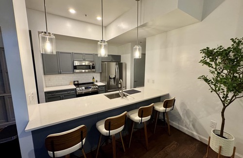 Dilworth House | Modern 2-bedroom townhome in South End , Charlotte