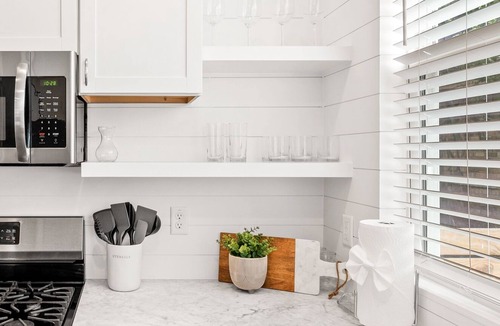 Downtown Charleston House | Modern 2b/2.5b | Downtown w/Parking - Ideal for Long Stays