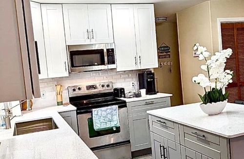Little River Apartment | Modern 2bd 2br pool sleep 6 near Cherry Grove Beach
