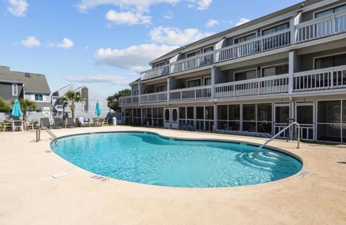 Little River Apartment | Modern 2bd 2br pool sleep 6 near Cherry Grove Beach