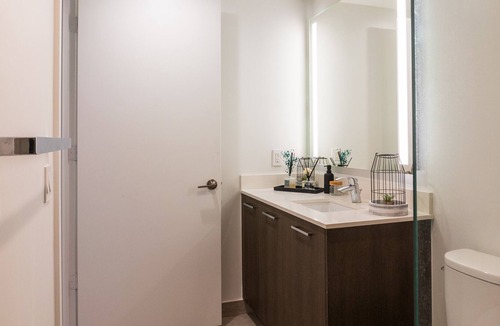 Overtown Condo | Modern 2BR Condo, Heart of Downtown Miami, and Infinity Pool with City Skyline