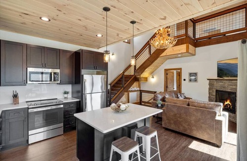 Wears Valley Cabin | Modern 3 Bedroom Cabin with Mountain Views!