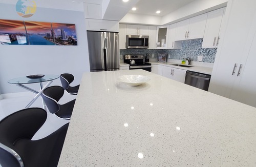 Mid Beach Condo | Modern 3 Bedroom with Ocean Views - 1104