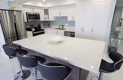 Mid Beach Condo | Modern 3 Bedroom with Ocean Views - 1104