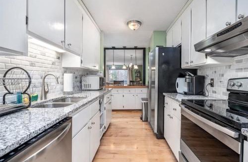 Chapel Hill House | Modern 3BR Home Sleeps 5 Near UNC & Downtown