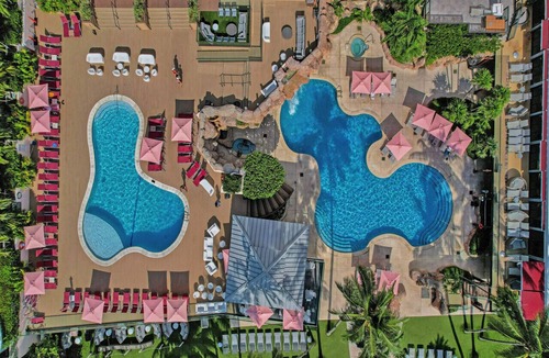 Mid Beach Apartment | Modern 3BR Ocean-View Condo | Pools, Gym & Sauna 1407
