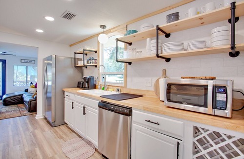 Telogia House | Modern 4/2 Retreat @ Lake Talquin with Dock. Pet friendly!
