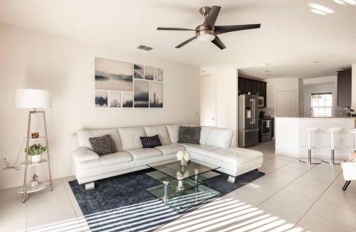 Port Saint Lucie House | Modern 4 Bdr Home near Tradition Town Center