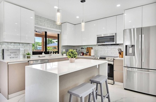 Hollywood Hills Villa | Modern 4BR Villa, Spacious Outdoor Heated Pool BBQ