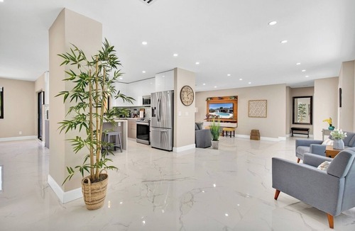 Hollywood Hills Villa | Modern 4BR Villa, Spacious Outdoor Heated Pool BBQ