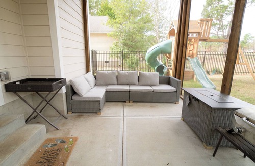 Vass House | Modern 6BR - EV Charger - Gated Community - Family Friendly - Home Gym