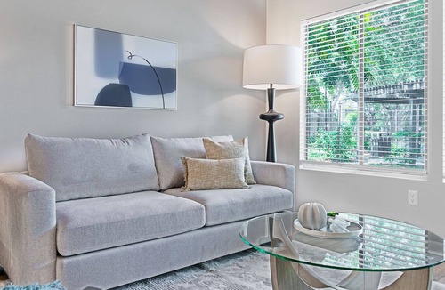 Sarasota Apartment | Modern Apartment in Prime Location (ID5256X87)