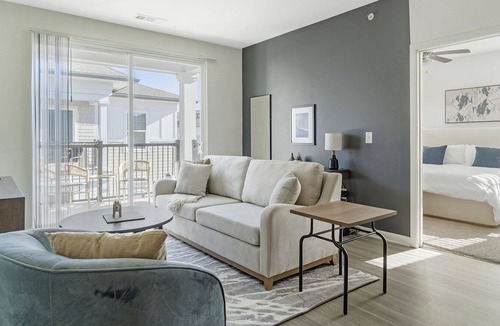 Crabtree Apartment | Modern Apartment in Prime Location (ID1234X658)