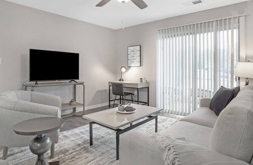 Dallas Apartment | Modern Apartment in Prime Location (ID1201X619)