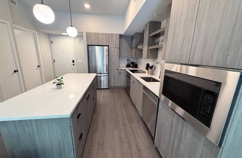 Clarendon Apartment | Modern Apt Near DC & Metro | Pool & Gym