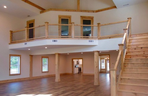Farmington House | Modern barn home or event place in a quiet setting on a 5 acre lot