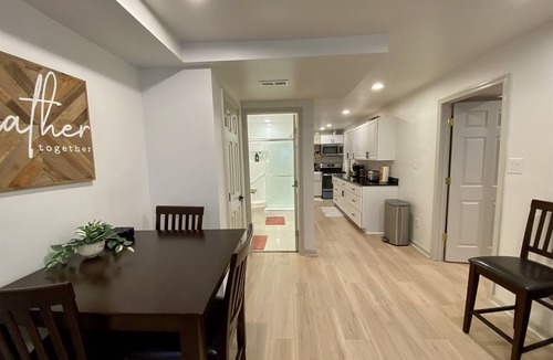 Cherrydale Apartment | Modern Basement 1 King Bed with No Stairs