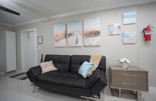 Santa Barbara Estates Apartment | Modern Beach Studio 3