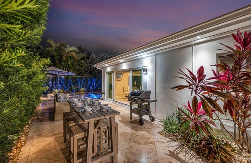 Bel Air House | Modern Coastal Style Walk To Beach Heated Pool Tranquility Ocean Mist Key Resldences