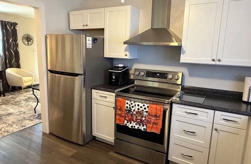 Coal Grove House | Modern Comfort Near KDMC: 3BR Home w/Workspace & Coffee Bar