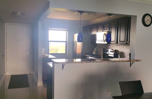 Hutchinson Island South Condo | Modern, comfortable, sunlit condo in old quiet, clean, relaxing Florida