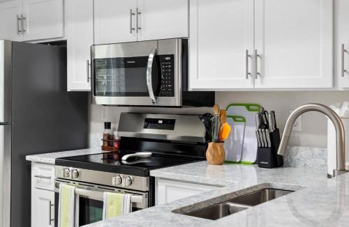 Oldsmar House | Modern Condo on the lake Oldsmar FL