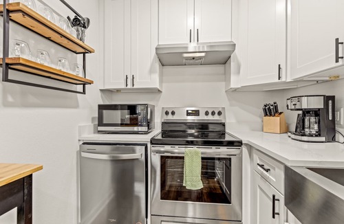 Tallahassee House | Modern & Cozy Midtown Charm| Free Parking| FSU