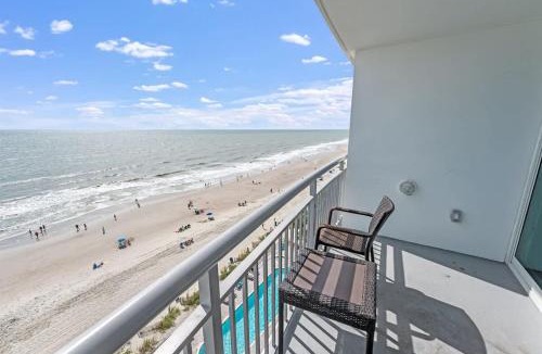 Downtown Myrtle Beach House | Modern Decor 1BR Direct Ocean Front Views,Jet Tub!