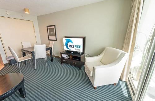 Downtown Myrtle Beach House | Modern Decor 1BR Direct Ocean Front Views,Jet Tub!