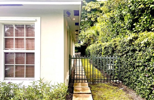 Buena Vista Apartment | Modern Design District Getaway W/Hot Tub & Garden