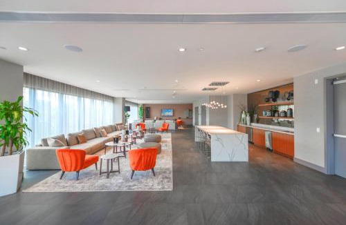 Doral Apartment | Modern Doral Condo w Free Parking
