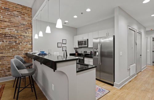 Spartanburg Apartment | Modern Downtown Spartanburg Apartment C | Walkable · Patio