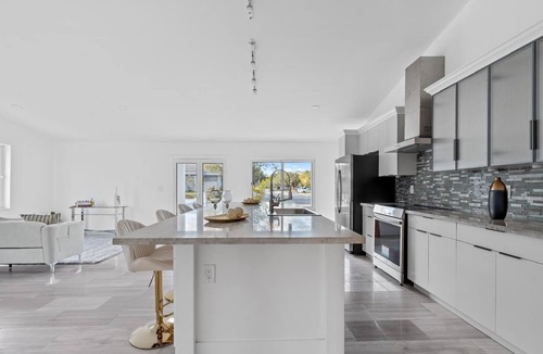 Port Saint Lucie House | Modern Eleganc and Charming 3-bedroom house in perfect Port St. Lucie