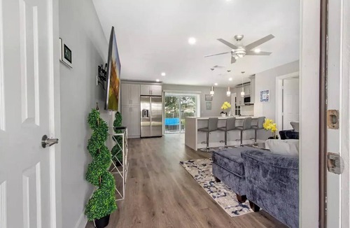Riviera Beach House | Modern getaway near the beach with room for a boat