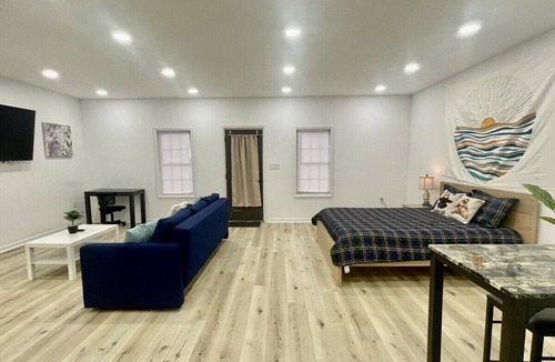 Greensboro House | Modern Greensboro Studio | Near PTI Airport