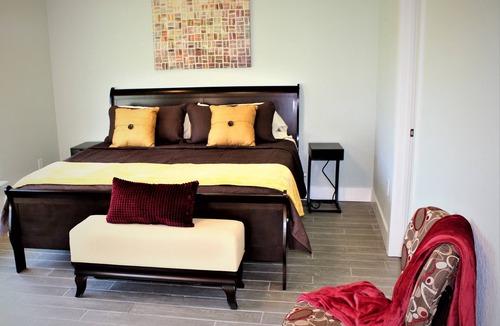 Poinciana House | Modern holiday home