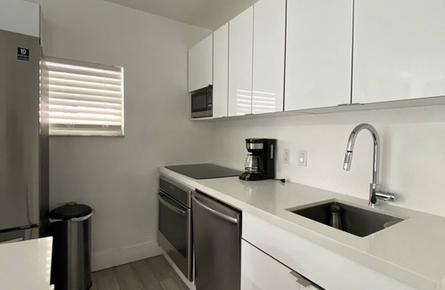 Westchester House | MODERN HOME, Excellent Location Miami 3/2