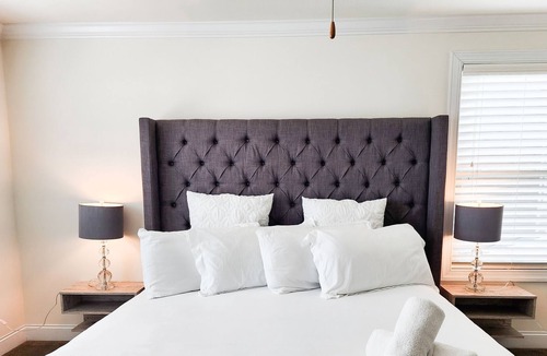 Charlotte House | Modern Home - Upscale - Sleeps 9