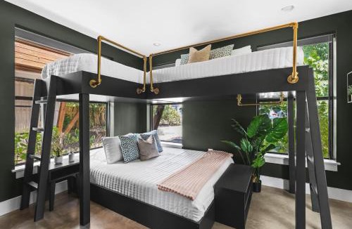 The Nations House | Modern Home with Rooftop Deck Walk to Coffee Restaurants Brewery