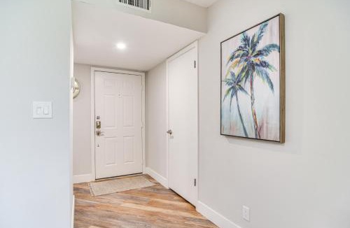 Isla del Sol Apartment | Modern Isla Del Sol Condo Walk to St Pete Beach!