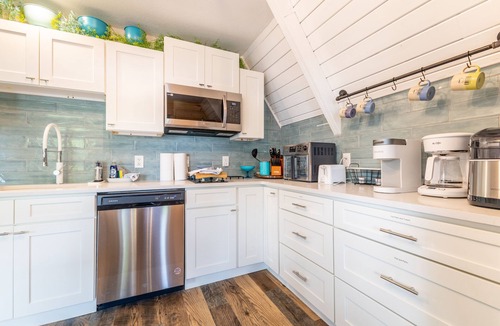 Ashley Oaks Ski Chalet | Modern Lakeside Chalet - Large Deck - Pontoon Rentals - BBQ Grill - Boat Slip