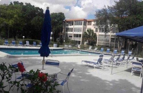Lauderdale Lakes Condo | Modern Lauderhill Condo/Private Room and Bathroom