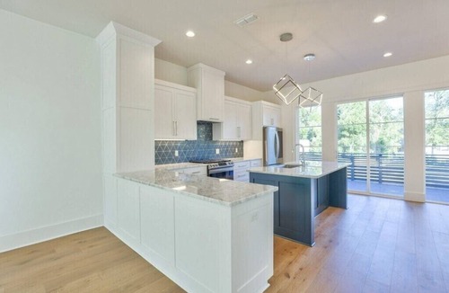 Tallahassee House | Modern Luxury House with Prime Time Convenience