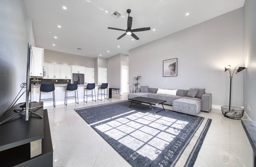 Southwest Ranches House | Modern Luxury Apartment Centrally Located in Southwest Ranches Hidden Gem!