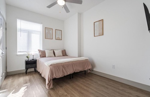 Charlotte Center City Apartment | Modern Marvel - Free Parking, Gym, Near Stadium